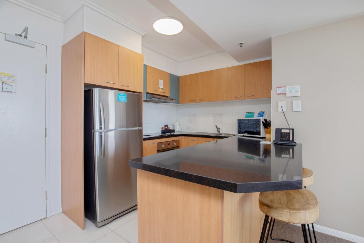 Club Wyndham Kirra Beach Gold Coast Exterior photo